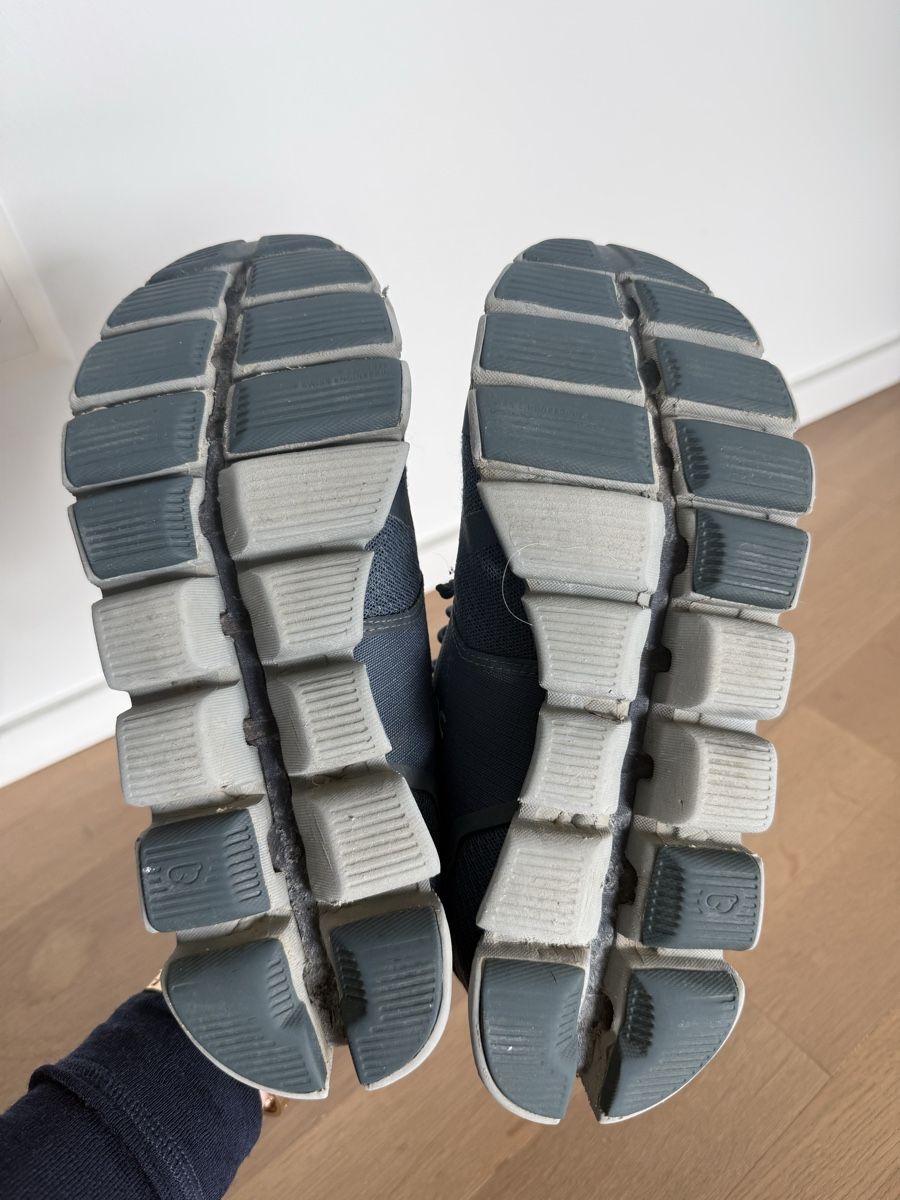 On Chaussures hommes: On Cloud Waterproof Laufschuhe Gr. 37.5 – D'occasion à Ottenbach par Suni_82 7
