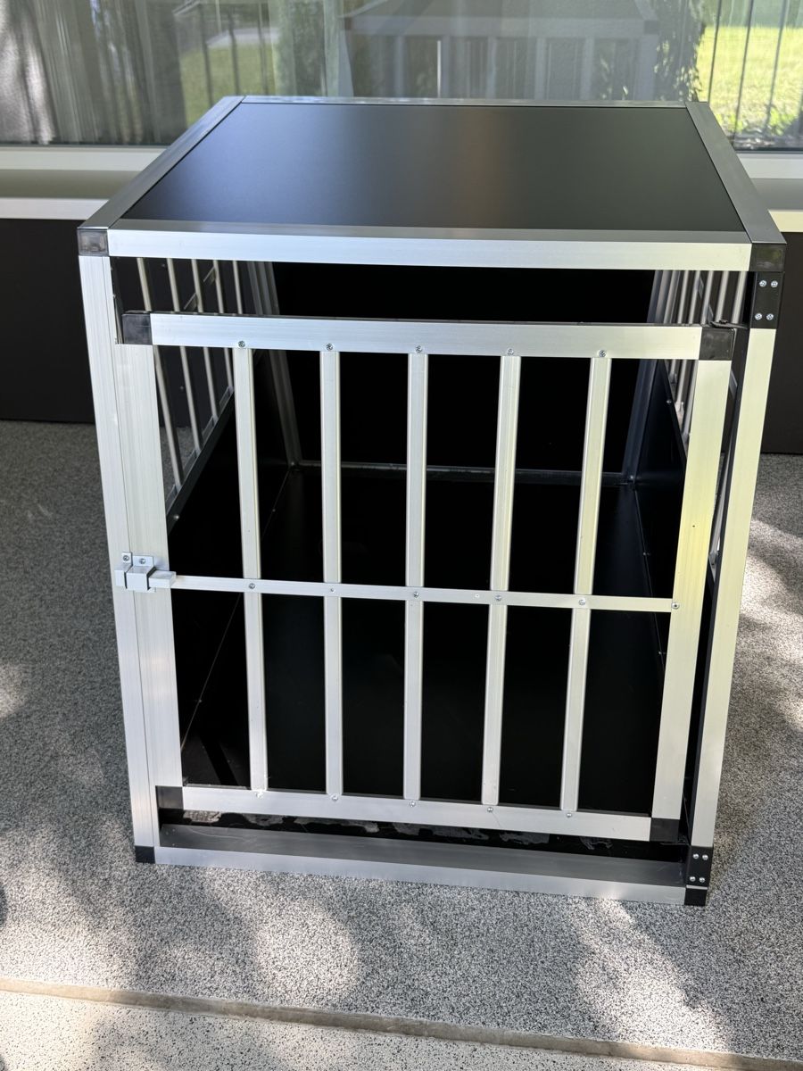 Gabbie, trasporto & Sicurezza: Hundetransportbox  – Usato da Schliern b. Köniz venduto da jul_ly8x
