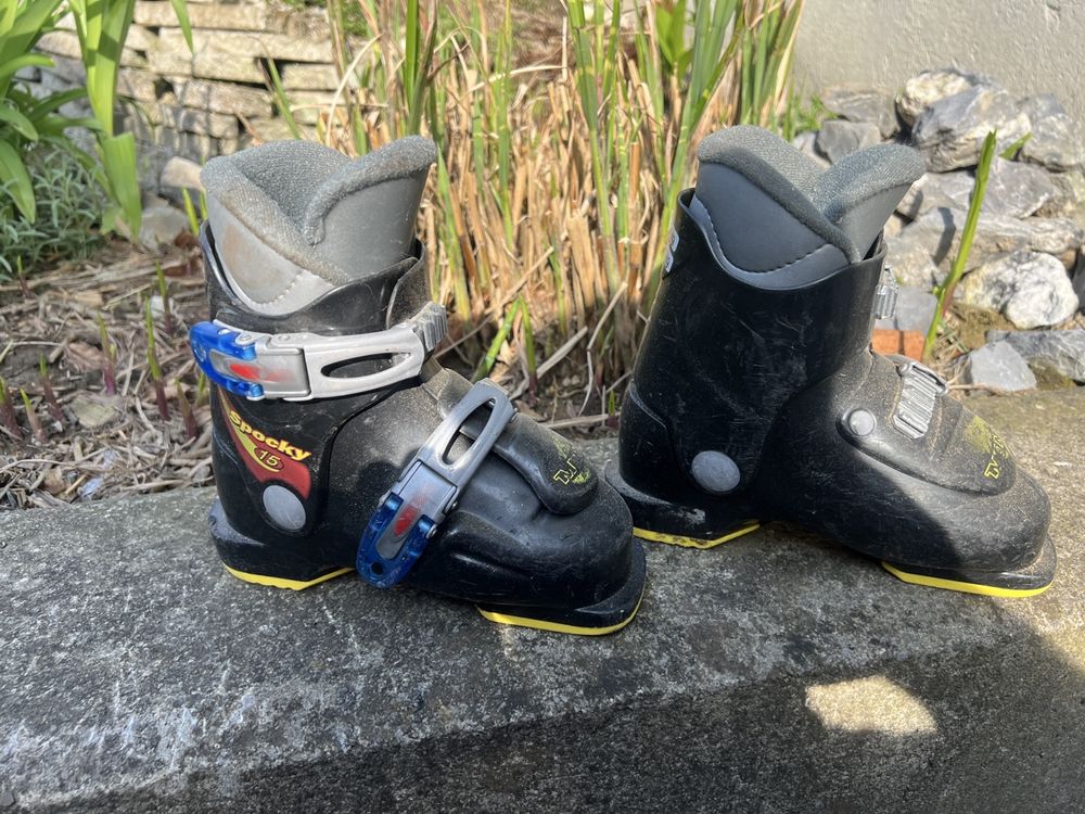 Chaussures garçon: Kinderskischuh Grösse 31-36 – D'occasion à Hundwil par panzermech 1