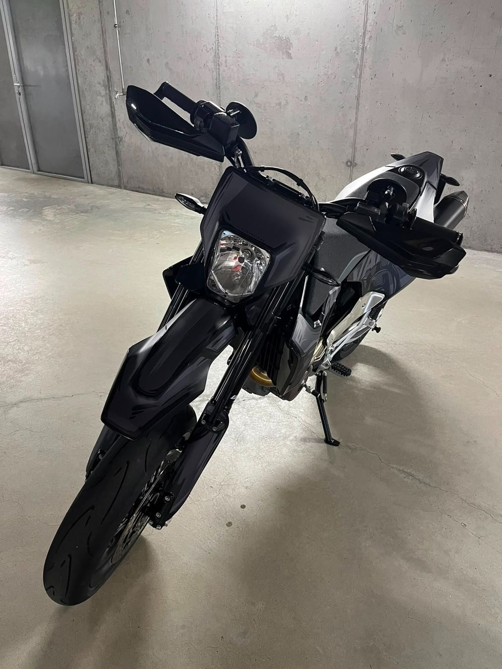 Husqvarna Strasse: Husqvarna 701 Supermoto – Neu (gemäss Beschreibung) aus Fällanden von Krisch187 1