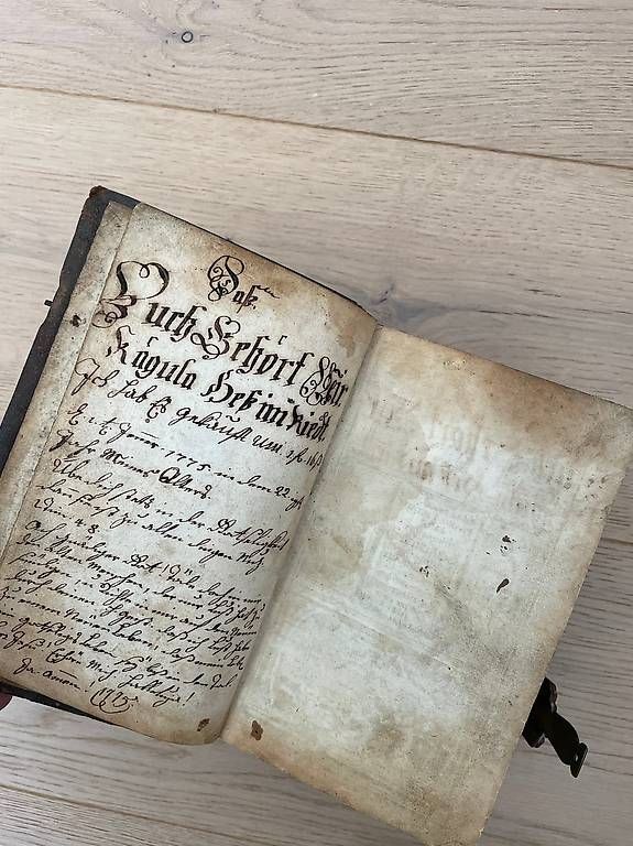 Bücher: Buch von 1741, Leder gebunden – Gebraucht aus Altdorf UR von Muheim60 1
