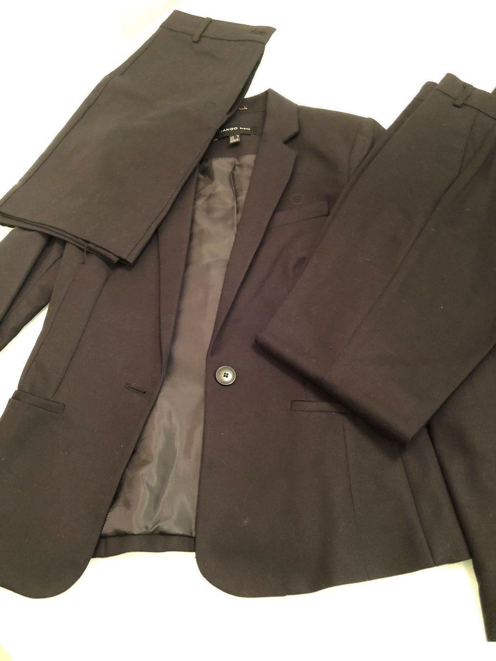 Costumi: Kostüm Mango  Farbe Schwarz – Nuovo (secondo la descrizione) da Adliswil venduto da Majeska