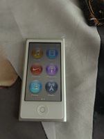 Apple iPod Nano 7. Generation silber 16 GB guter Zustand
