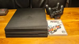 Spielkonsole Sony PlayStation 4 Pro schwarz mit Zubehoer