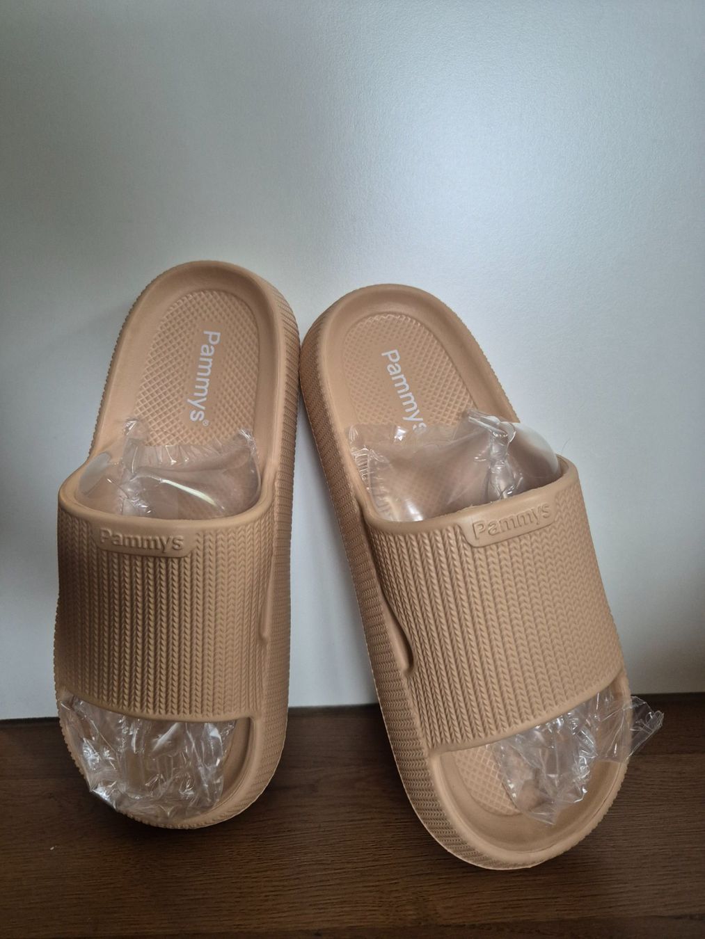 Scarpe da donna: Bequeme Pammys Slides-Grösse 38/39 – Nuovo e nell'imballaggio originale da Rheinau venduto da Jackandjones01 4