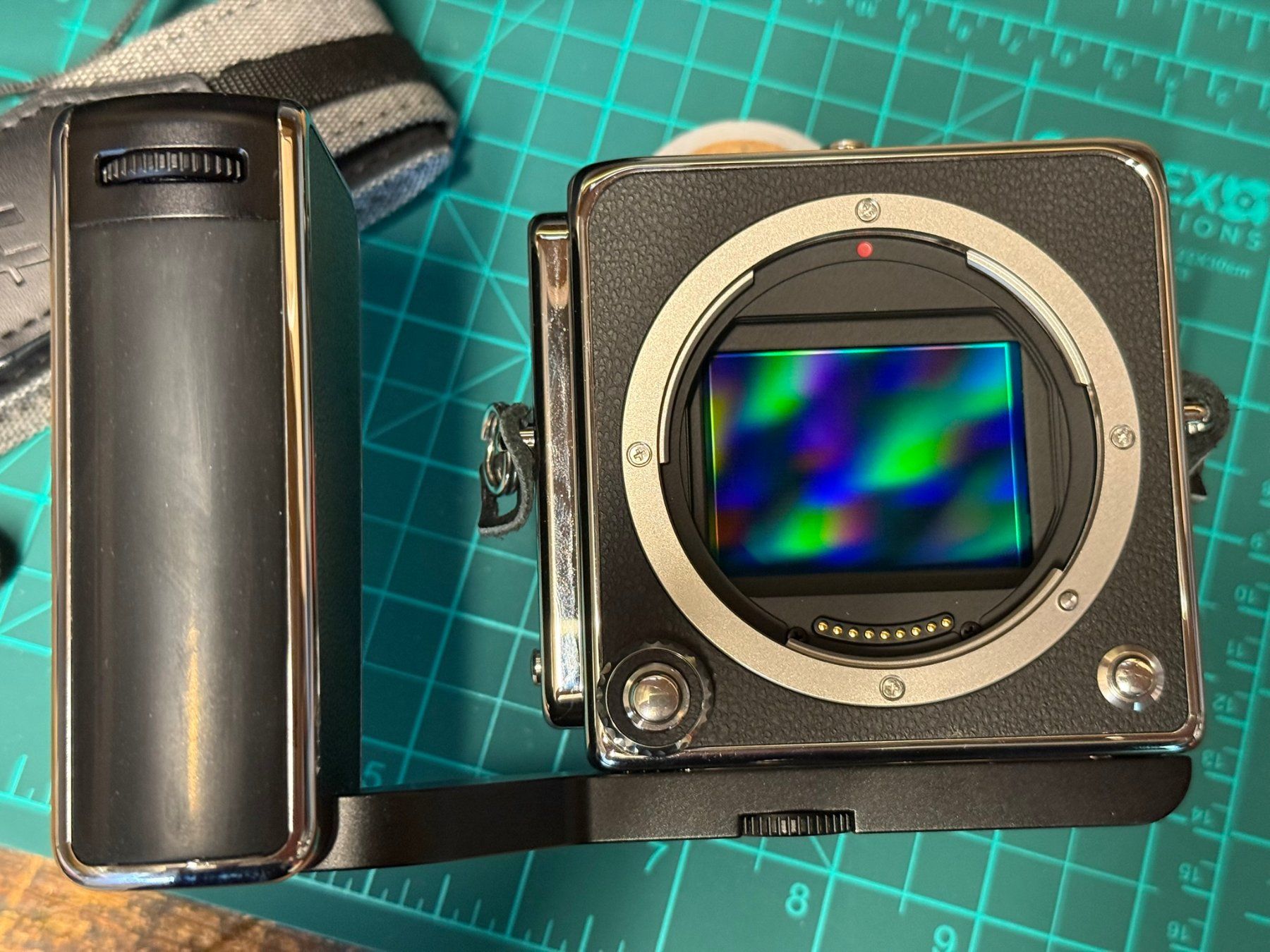 Hasselblad Appareil photo: Hasselblad 907X & CFV 100C mit 907X Control Grip – Neuf (Voir description) à Prêles par rs4b07 6