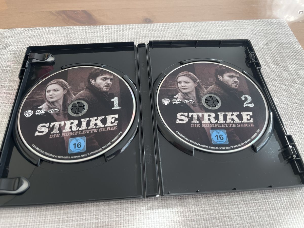 Tutti i DVDs: Strike - Die komplette Serie - 2  DVD – Usato da Bassersdorf venduto da VERO-EN 1