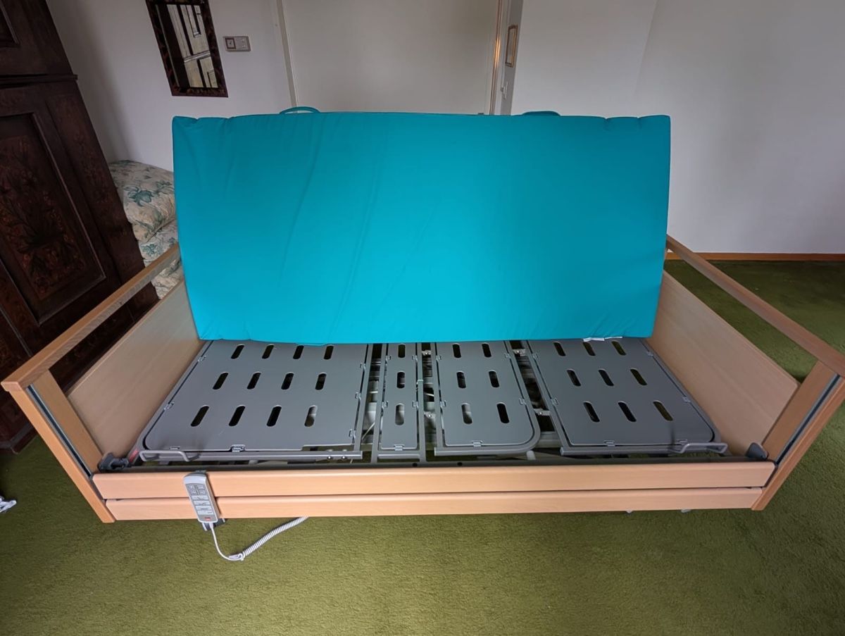 Letti: Pflegebett Fuchsia D – Usato da Raperswilen venduto da ntu_vp6d 7