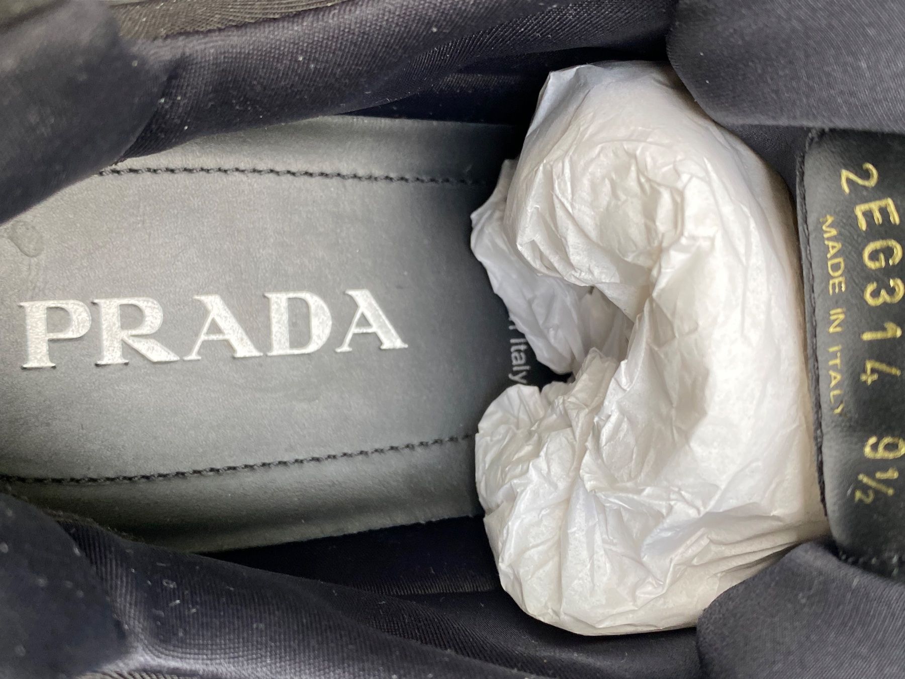 Prada Herrenschuhe: PRADA Techno Stretch Gummi Leder Low Top Sneakers 43.5 – Gebraucht aus Kreuzlingen von kruezbiz 5