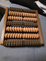 Fussmassagegerät aus Holz mit Rollen gebrauchter Zustand