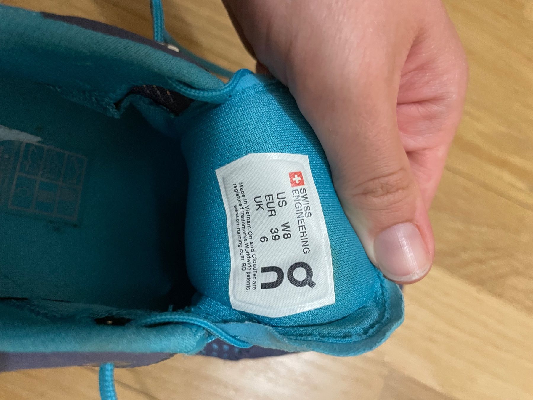 On Chaussures femmes: On Schuhe, gr. 39 – D'occasion à Zürich par luc_zs7m 3