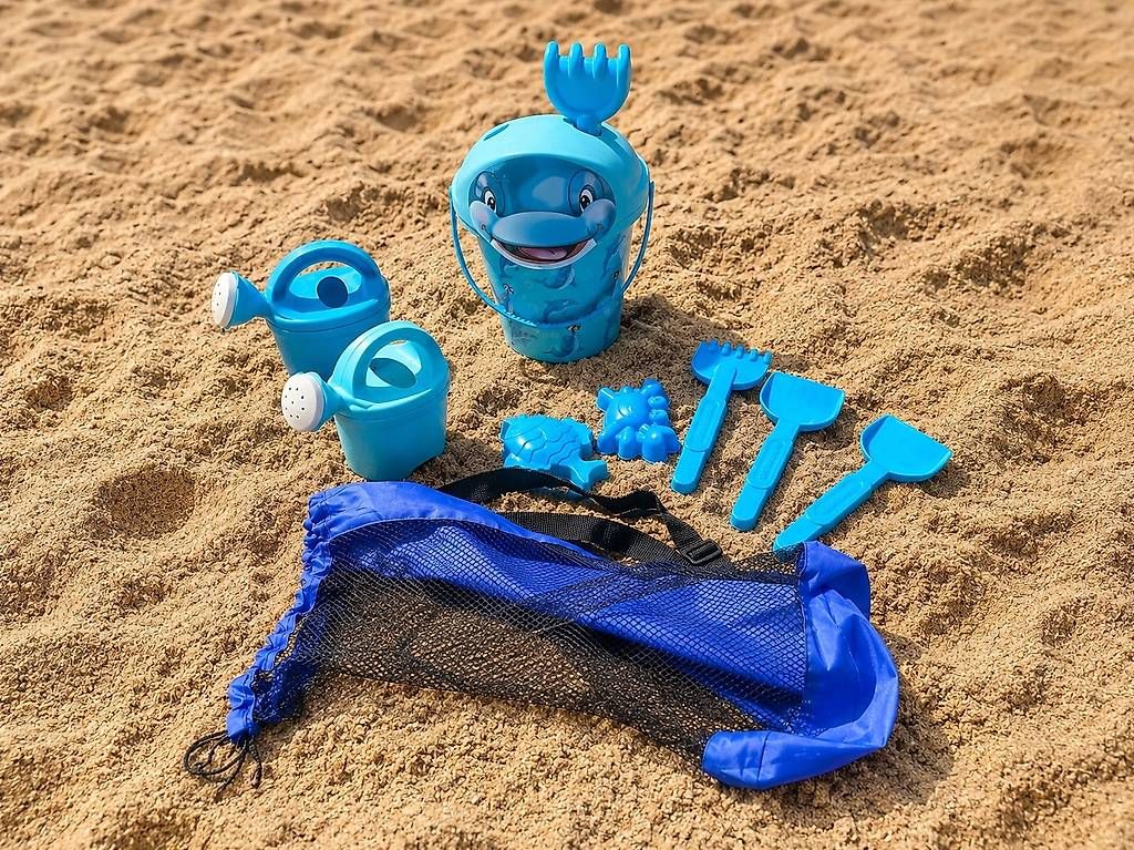 Sandkasten: Sandspielzeug-Set blau mit Eimer, Giesskannen und Tasche – Gebraucht aus Schänis von patrickangehrn