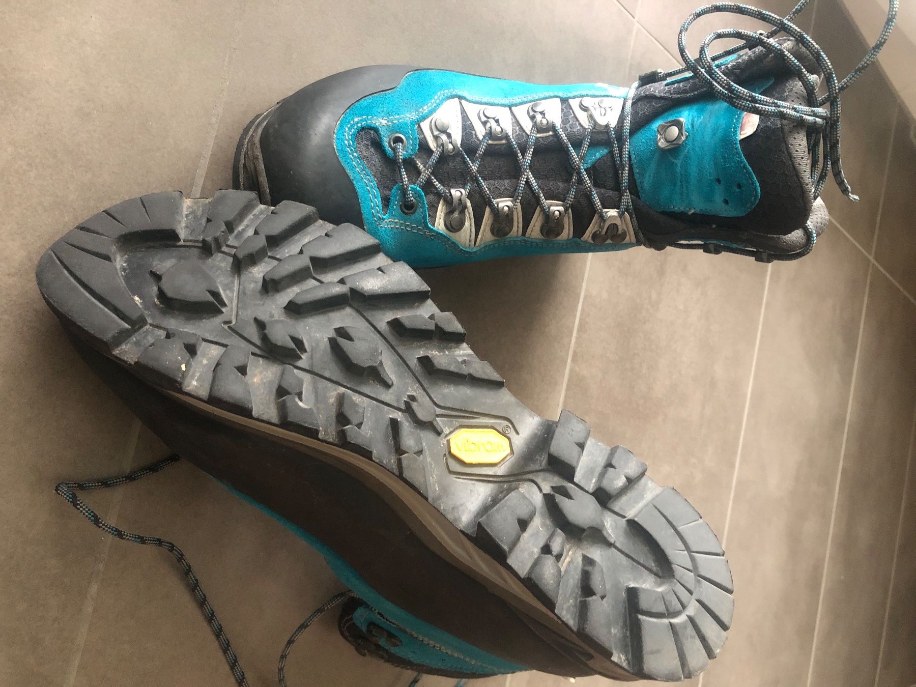 Lowa Scarpe da donna: Wanderschuh LOWA – Nuovo (secondo la descrizione) da Au SG venduto da eve_m2zr 1