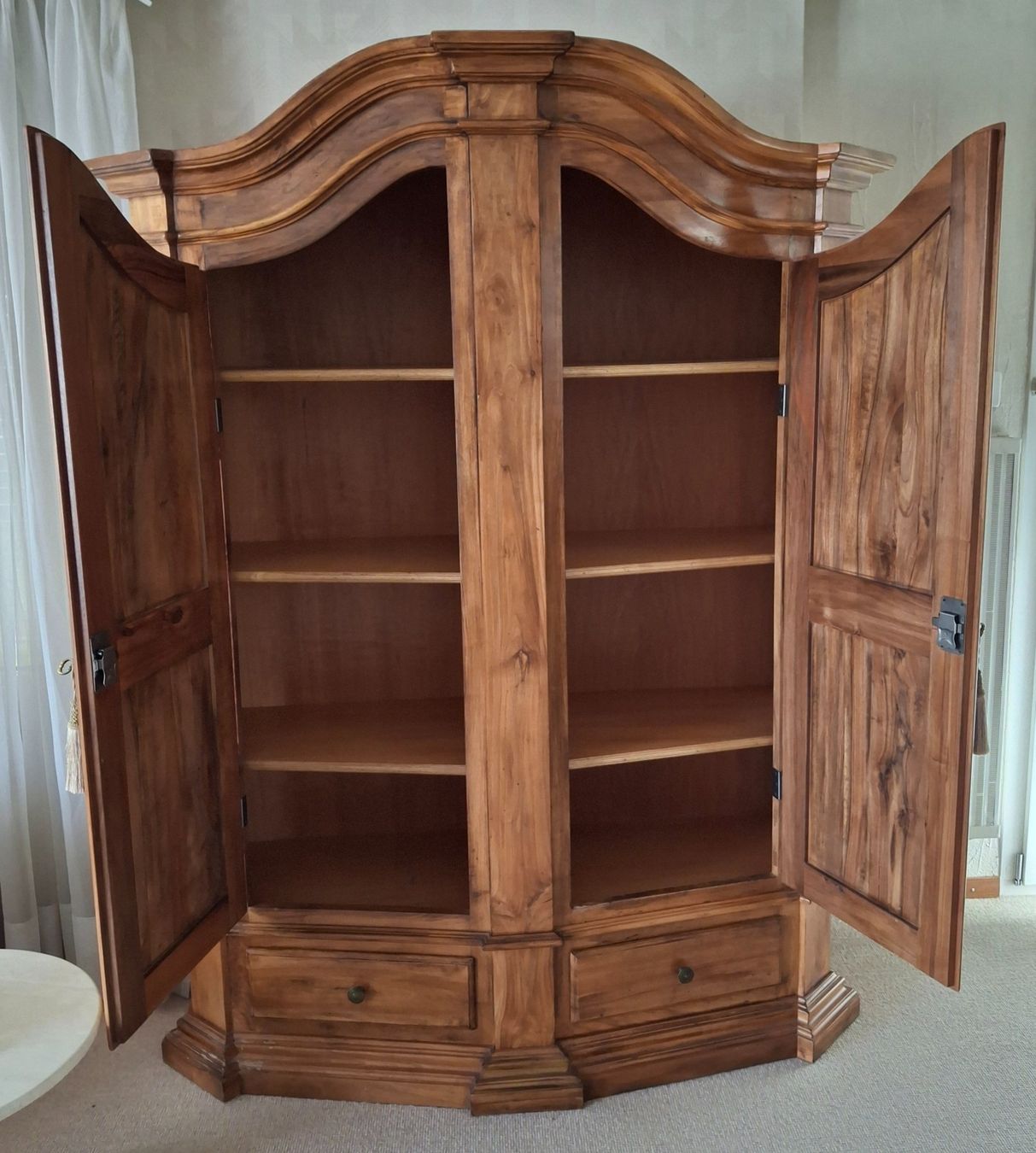 Schränke: Wunderschöner Bodenseeschrank aus Nussbaum – Gebraucht aus Gunzgen von nim_2ds9 1