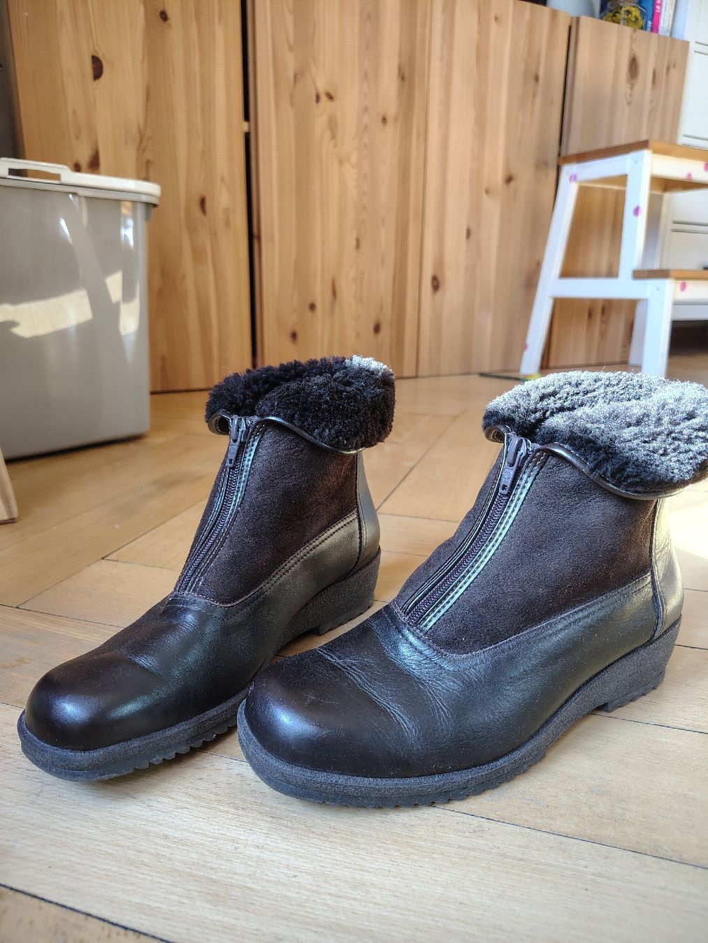 Scarpe da donna: Bottines en cuir, très chaudes, taille 38 – Usato da Lausanne venduto da Virgolina_