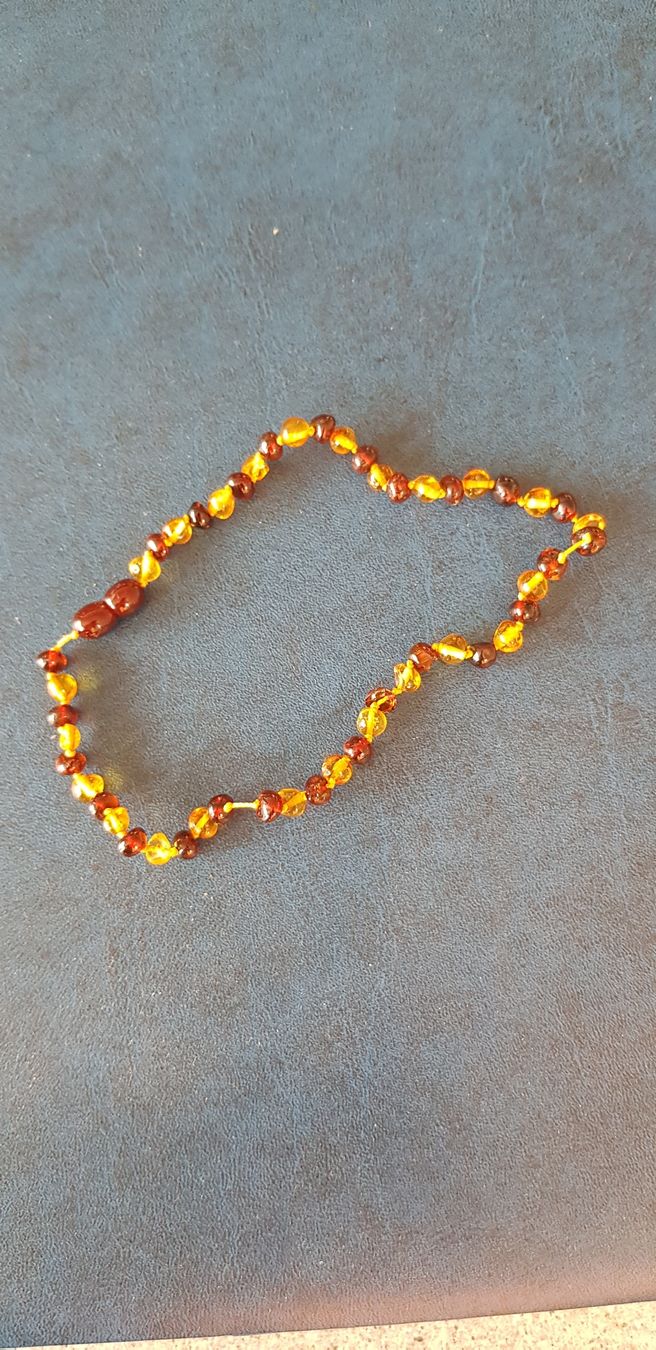 Catenine: Bernsteinkette Drehverschluss 32cm – Usato da Jona venduto da Glareola