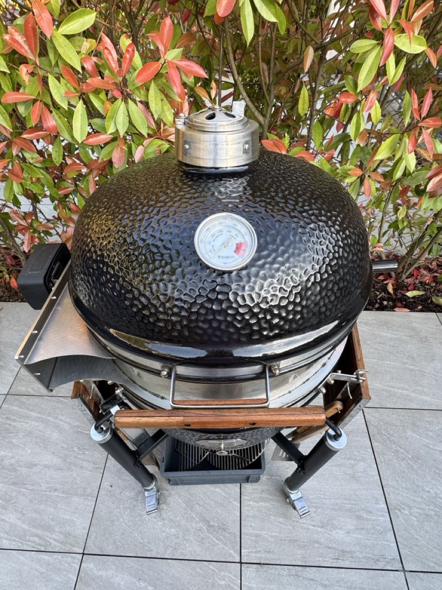 Griglie: Kamado Ceramic Grill - Monolith 66 pro series – Usato da St-Saphorin-Lavaux venduto da lou_g669