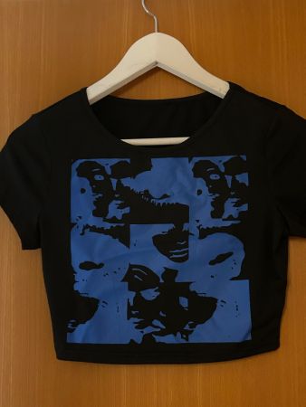 SHEIN Crop Top Schwarz mit blauem Print Gr. S / 36