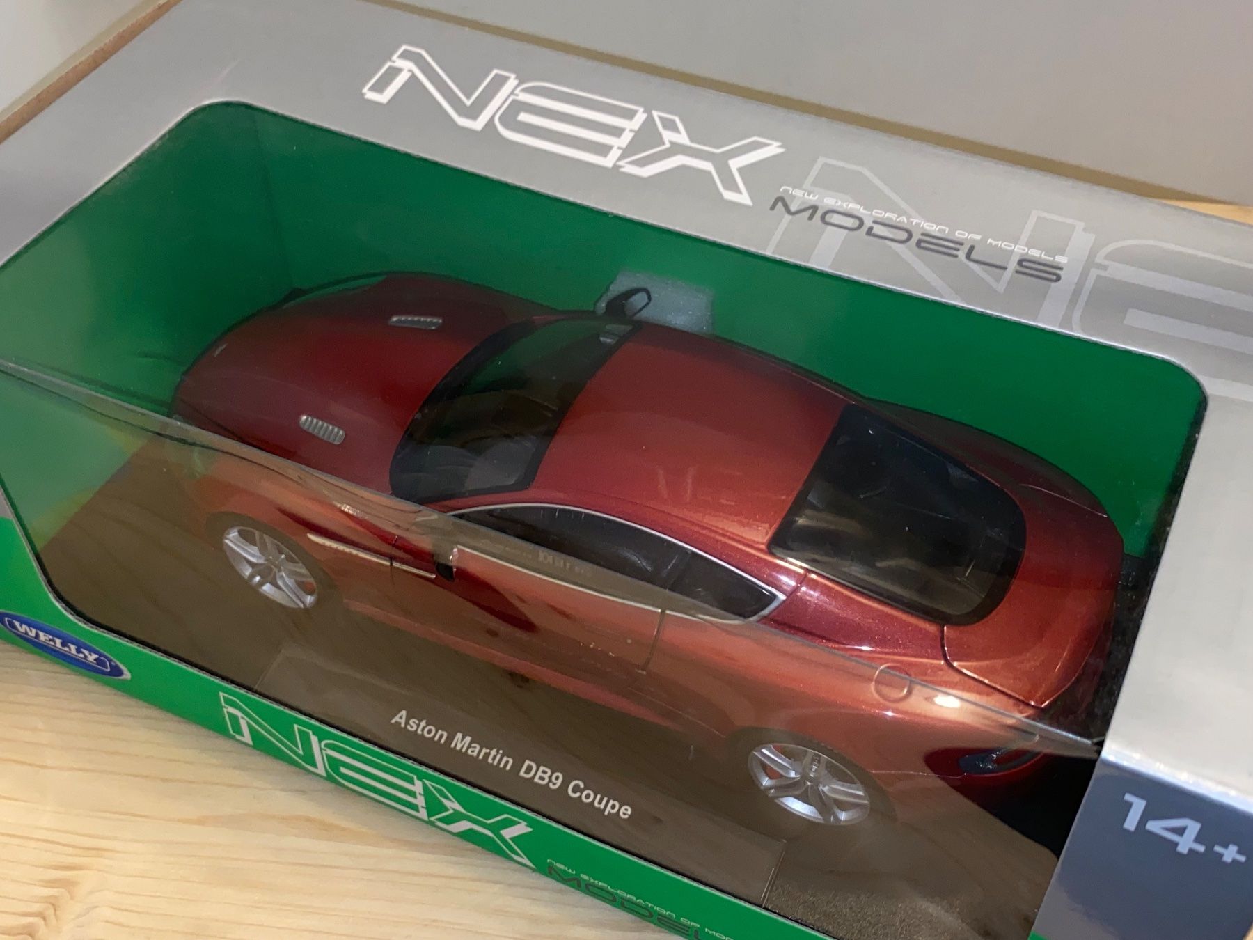 Aston Martin Modellini d'auto: Aston Martin DB9 1/18 Nex Models – Nuovo (secondo la descrizione) da Wohlen AG venduto da PrivatSammlung 2