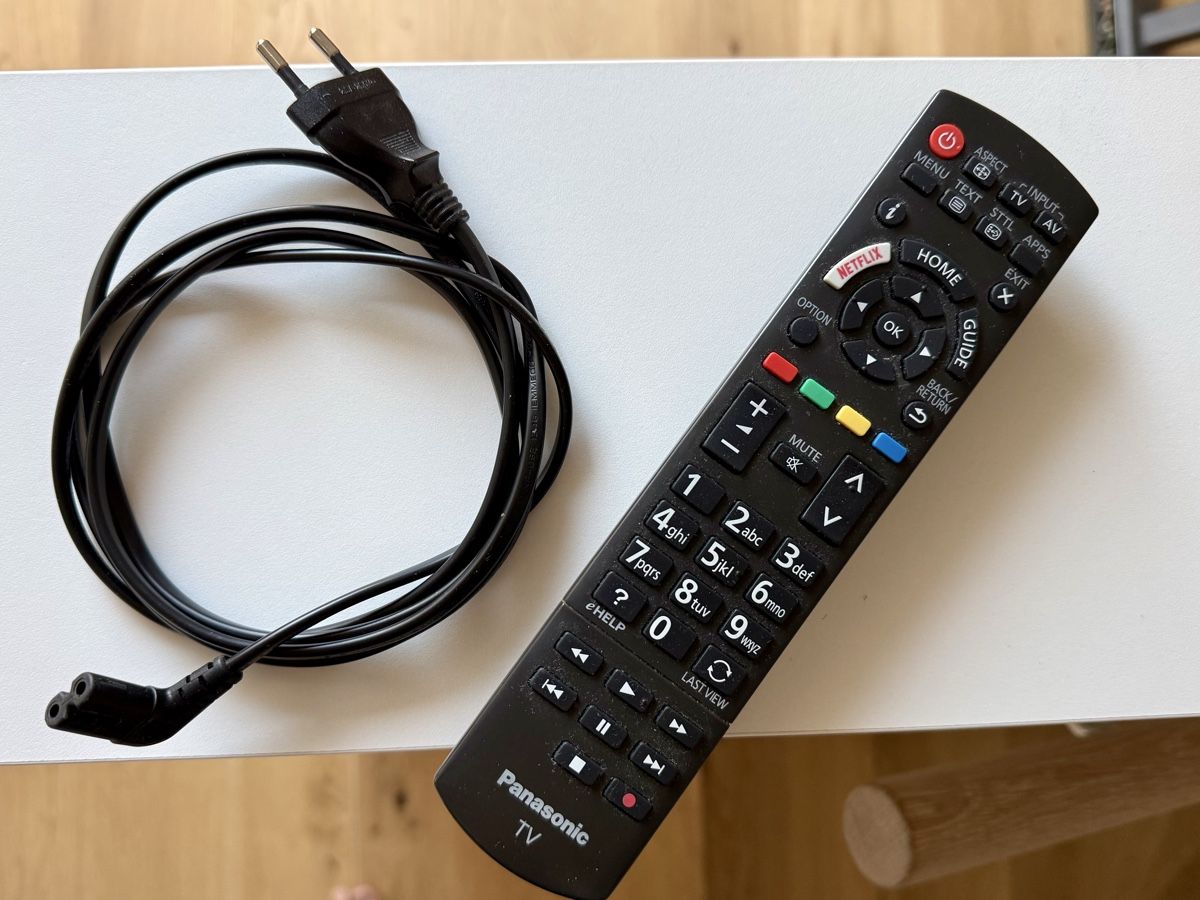 Panasonic Televisori: Panasonic Fernseher TX-40ESW404 – Usato da Uesslingen venduto da binaggi 1