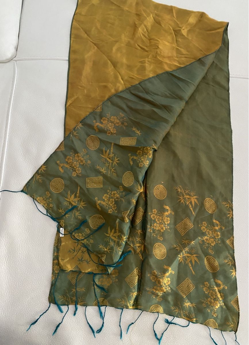 Foulard & Sciarpe: Seiden Schal 🌸 – Usato da Opfikon venduto da Luis144 4