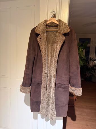 Wildledermantel mit Lammfell