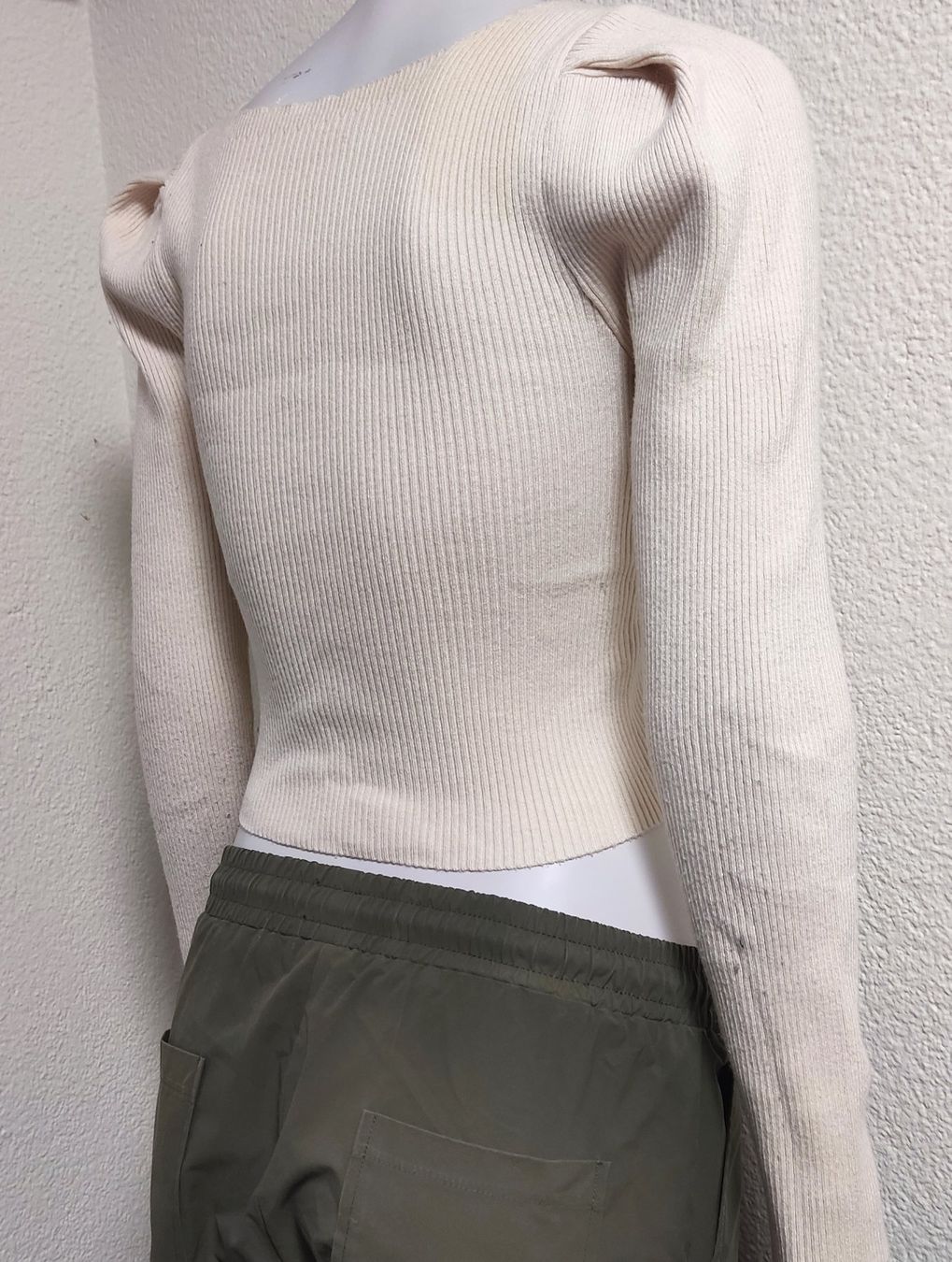 Pullover & Sweatshirts: Rippstrick Pullover mit Perlenknöpfen Gr. S – Gebraucht aus Biel/Bienne von AnikaNah 1