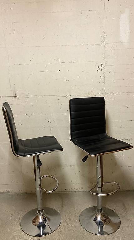 Hocker: 2 Barhocker / Barstühle – Gebraucht aus Zürich von anna.green