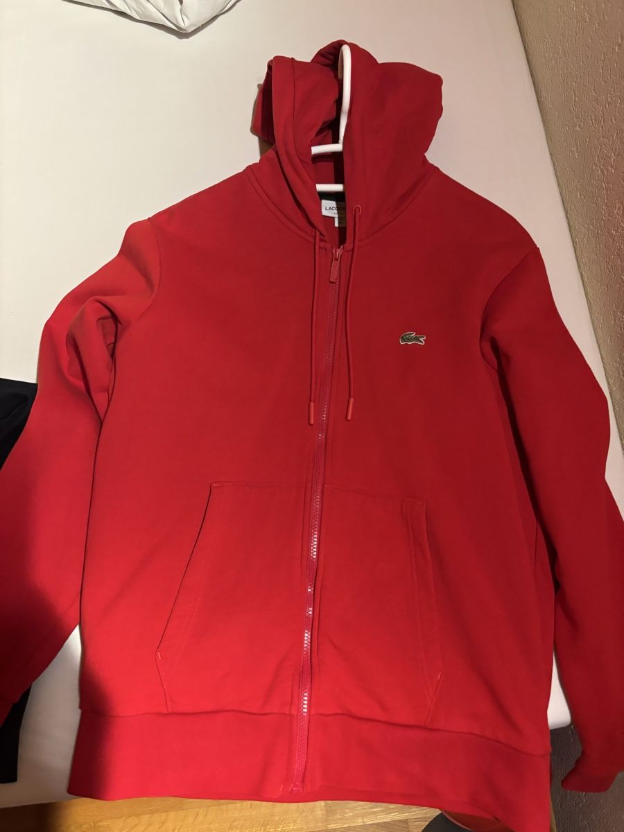 Lacoste Kleiderpakete: Jacket Lacoste rouge  – Neu (gemäss Beschreibung) aus Chalais von Jochlm