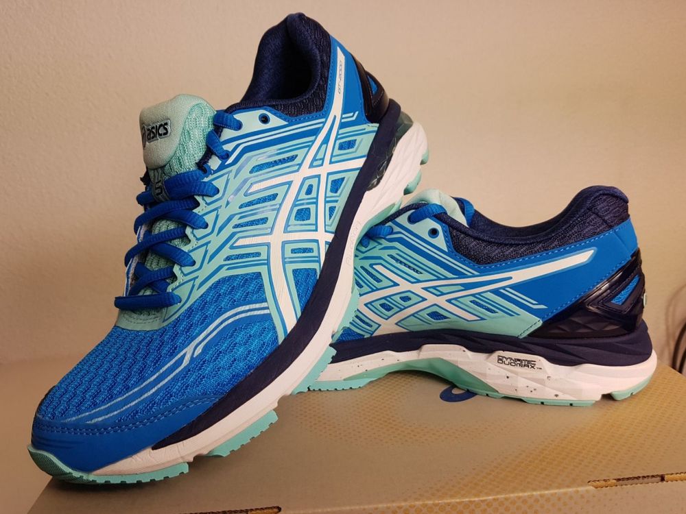 ASICS GT 2000 5 GEL Gr. 39.5 hellblau Acheter sur Ricardo