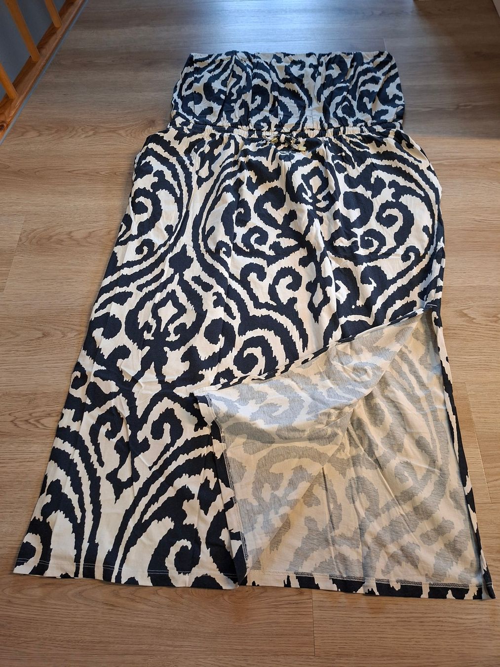 Next Vestiti: Schulterfreies Jersykleid – Usato da Oberwil/Dägerlen venduto da Dominique1606 1
