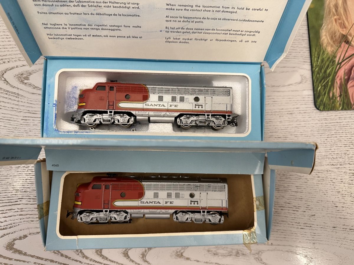 Märklin 3060 4060 USA Santa Fe EMD F7 (Gebraucht) in Lupsingen für