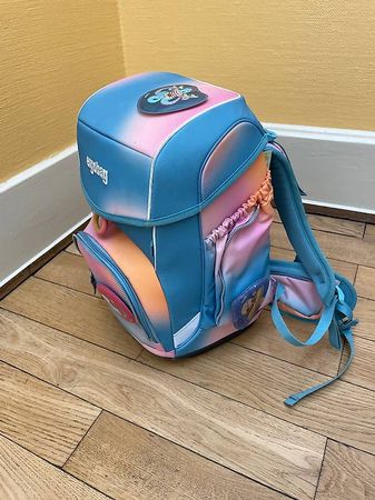 Ergobag Schulranzen bunt blau rosa gebrauchter Zustand