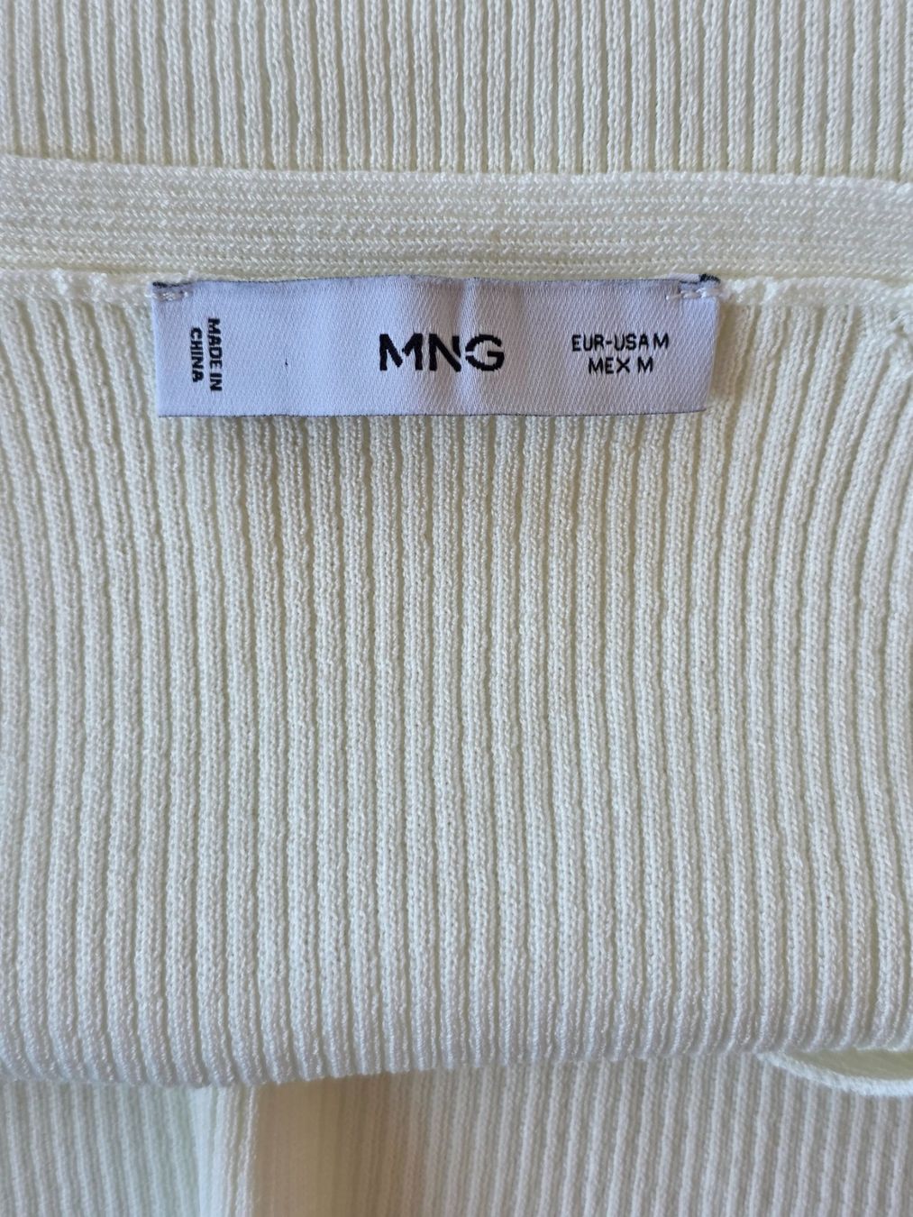 Mango Maglioni & Felpe: M 38 MNG feiner Rippstrick Pullover V-Ausschnitt écru – Usato da Dürnten venduto da Bachtelsurfer 6