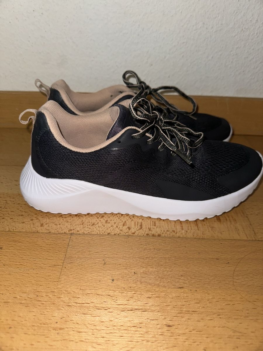 Scarpe da donna: Sport schuhe Gr.39 – Usato da zürich venduto da fufinini4 1