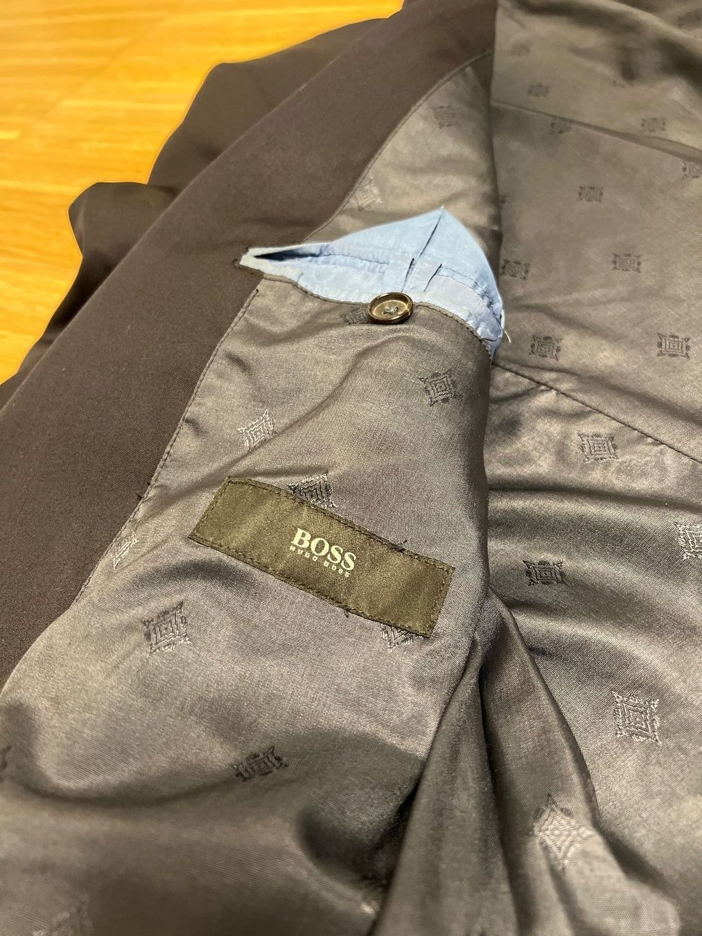 Completi: Hugo Boss Herren – Usato da Menzingen venduto da Dali2504 3
