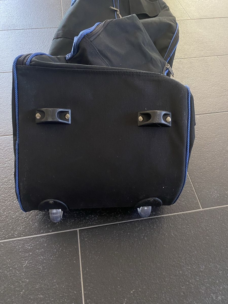 Borse: Golfbag Reisetasche mit Rollen – Usato da Lützelflüh-Goldb venduto da flu_q9tg 3