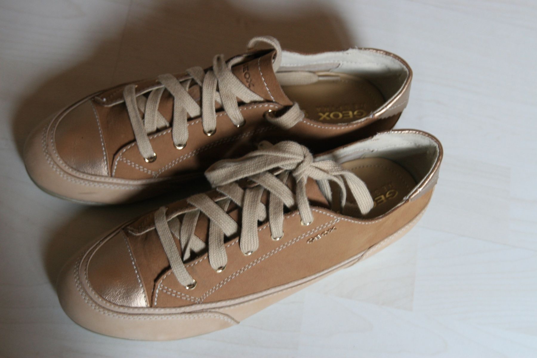 Geox Scarpe da donna: Geox Damenschuhe Sneaker, Grösse 37,5 – Usato da Fislisbach venduto da lorgli 1