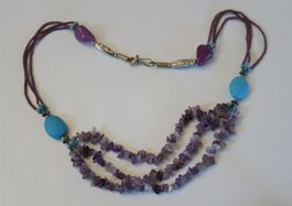 Kette aus Amethyst/Türkis-Perlen