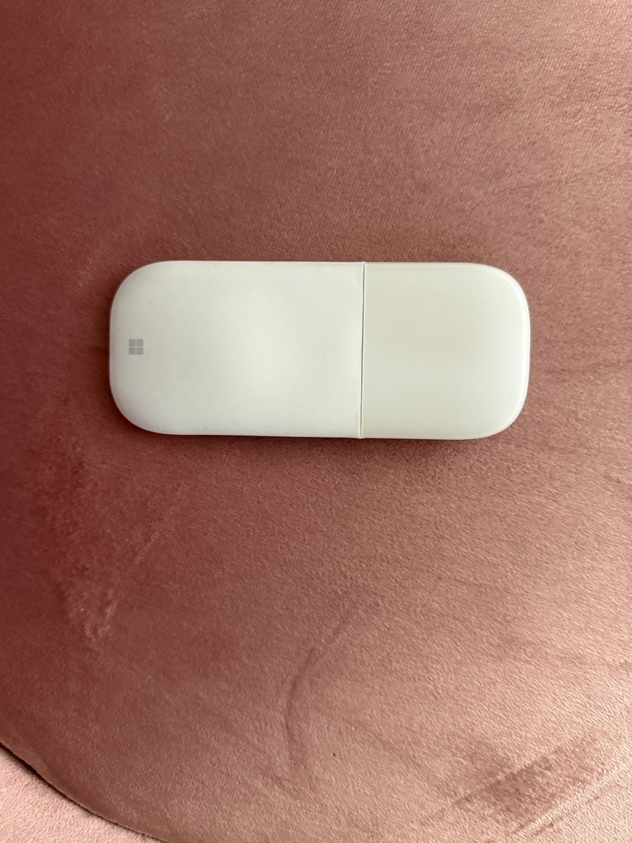 Microsoft Mouse: Microsoft Arc Mouse - Wireless, Compact, Perfect for Travel – Nuovo (secondo la descrizione) da Lenzburg venduto da VukiSee