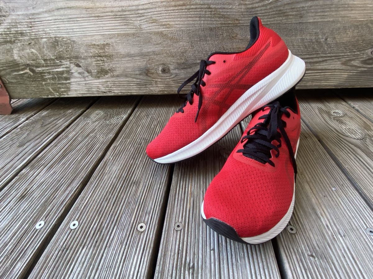 Asics Scarpe da uomo: Neue Turnschuhe von Asics, Grösse 44,5 – Nuovo (secondo la descrizione) da Murten venduto da Defender10