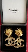 CHANEL Vintage Clip-Ons–CC mit Schmucksteinen–1990er–Origina
