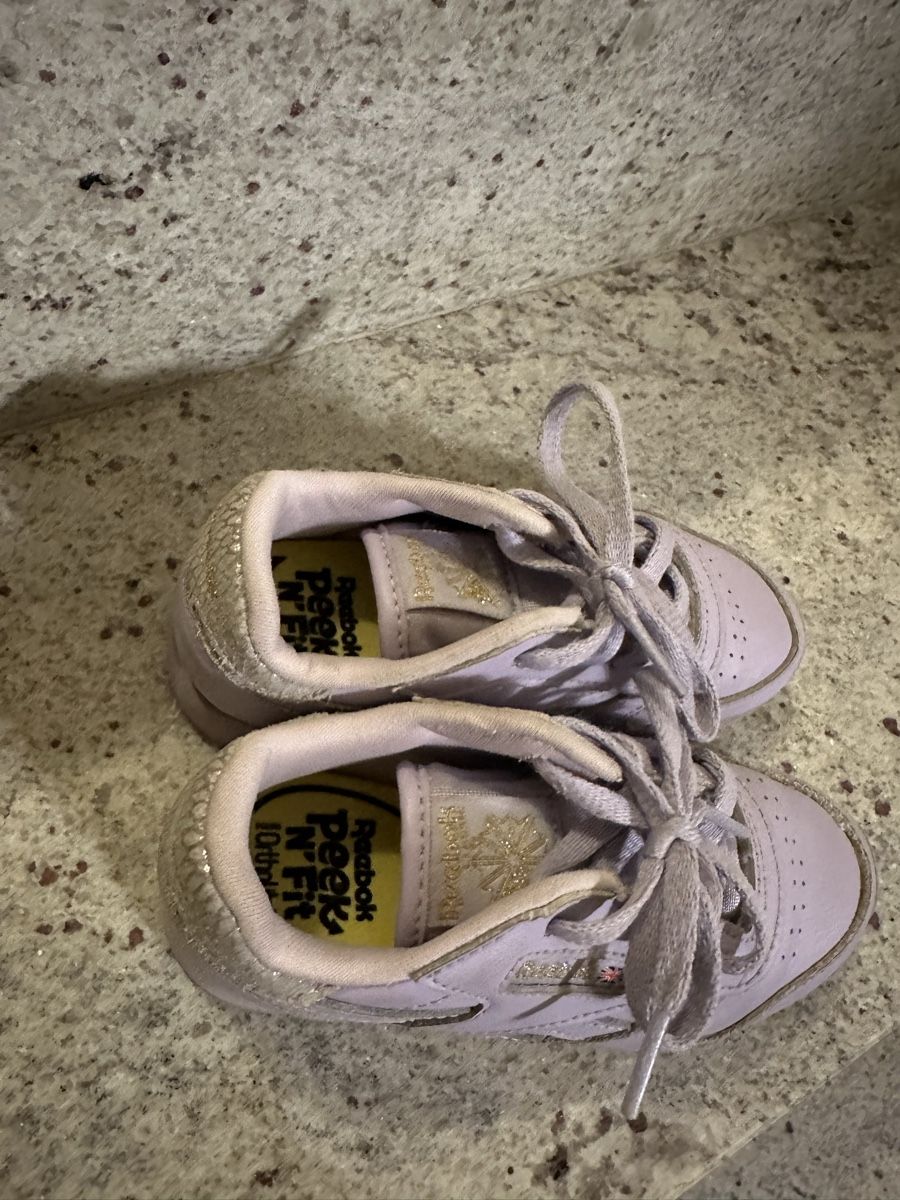 Reebok Schuhe für Mädchen: Reebok Sneaker//26// – Neu (gemäss Beschreibung) aus Böckten von ZokaAugust 1