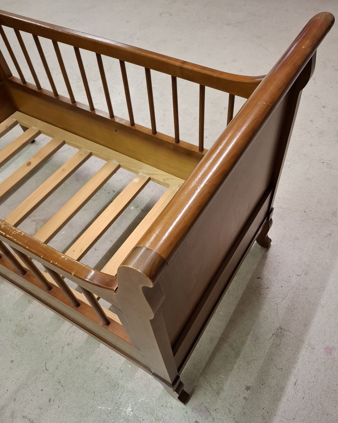 Betten: Vintage Kinderbett Holz 120x60cm – Gebraucht aus Oberentfelden von Mr_frodo 1