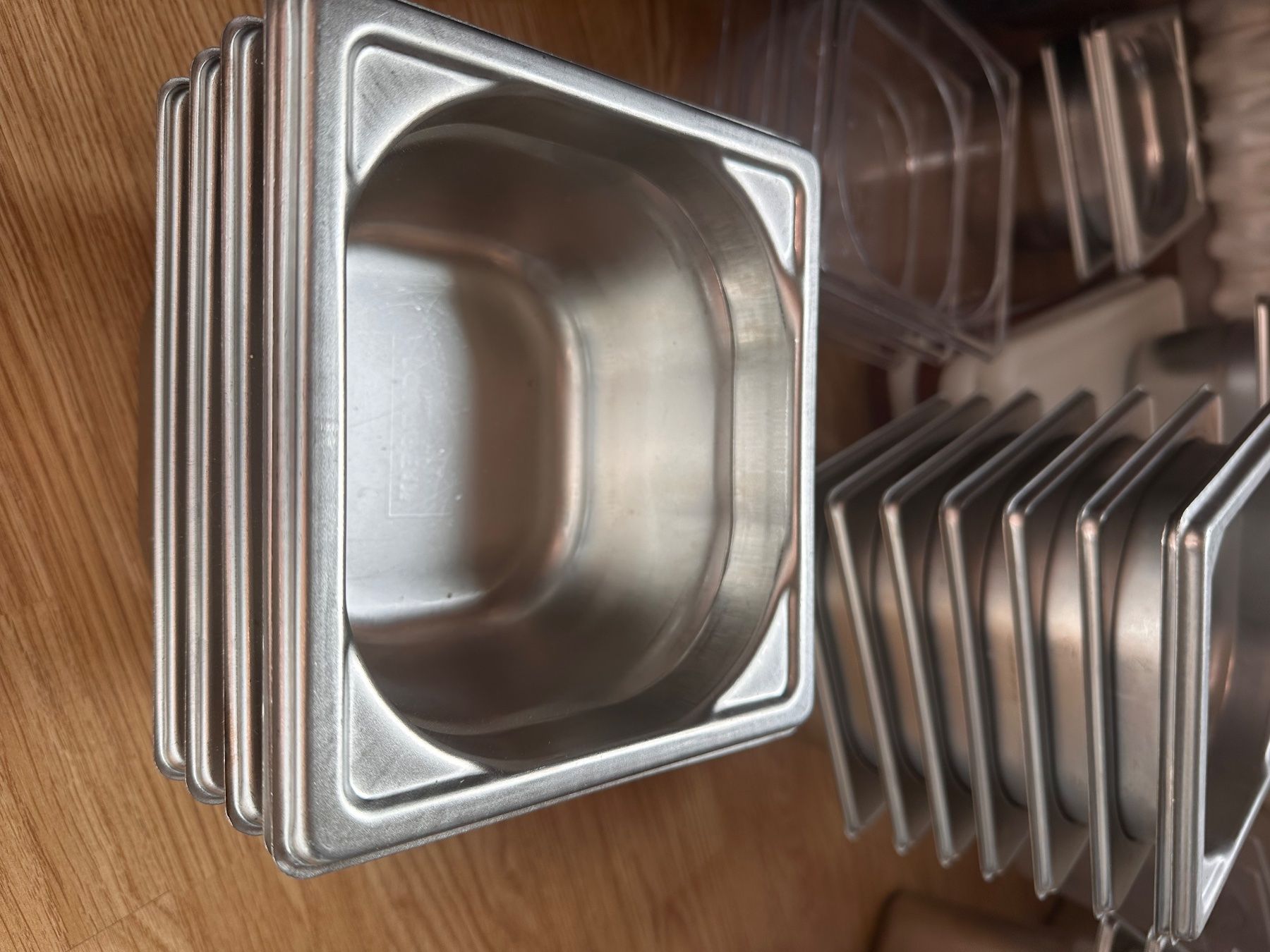 Elettrodomestici da cucina: 10 stück GN 1/6 65mm – Usato da Uster venduto da sil_6ndz