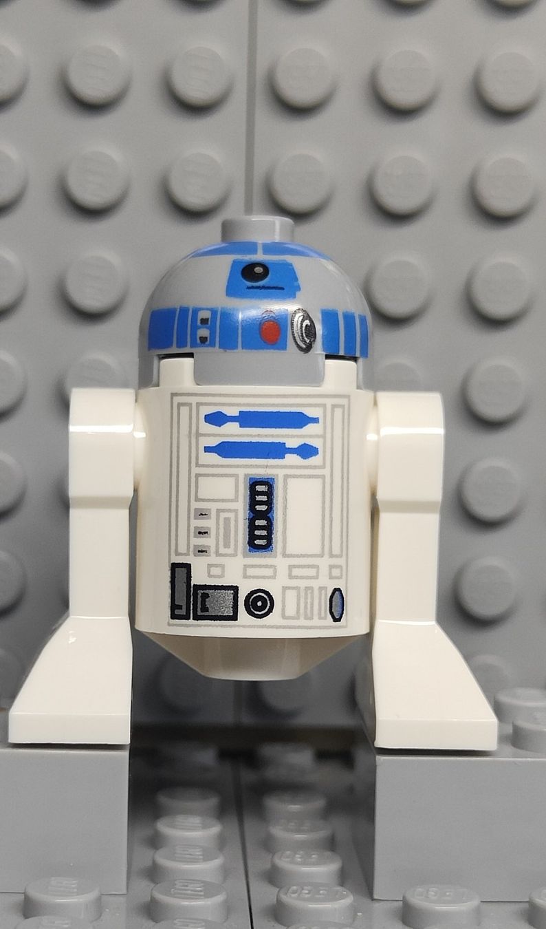 Lego Kit di costruzioni: Lego Star Wars -  Astromech Droid, R2-D2, Light Bluish Gray – Usato da Arconciel venduto da breakout103