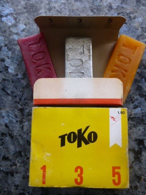 Ski Wachs Set Toko Toko Skiwachs Geschenk-Set 4-teilig – Mit T8 Bügeleisen Für Alpin, Nordic & Board Ski Set