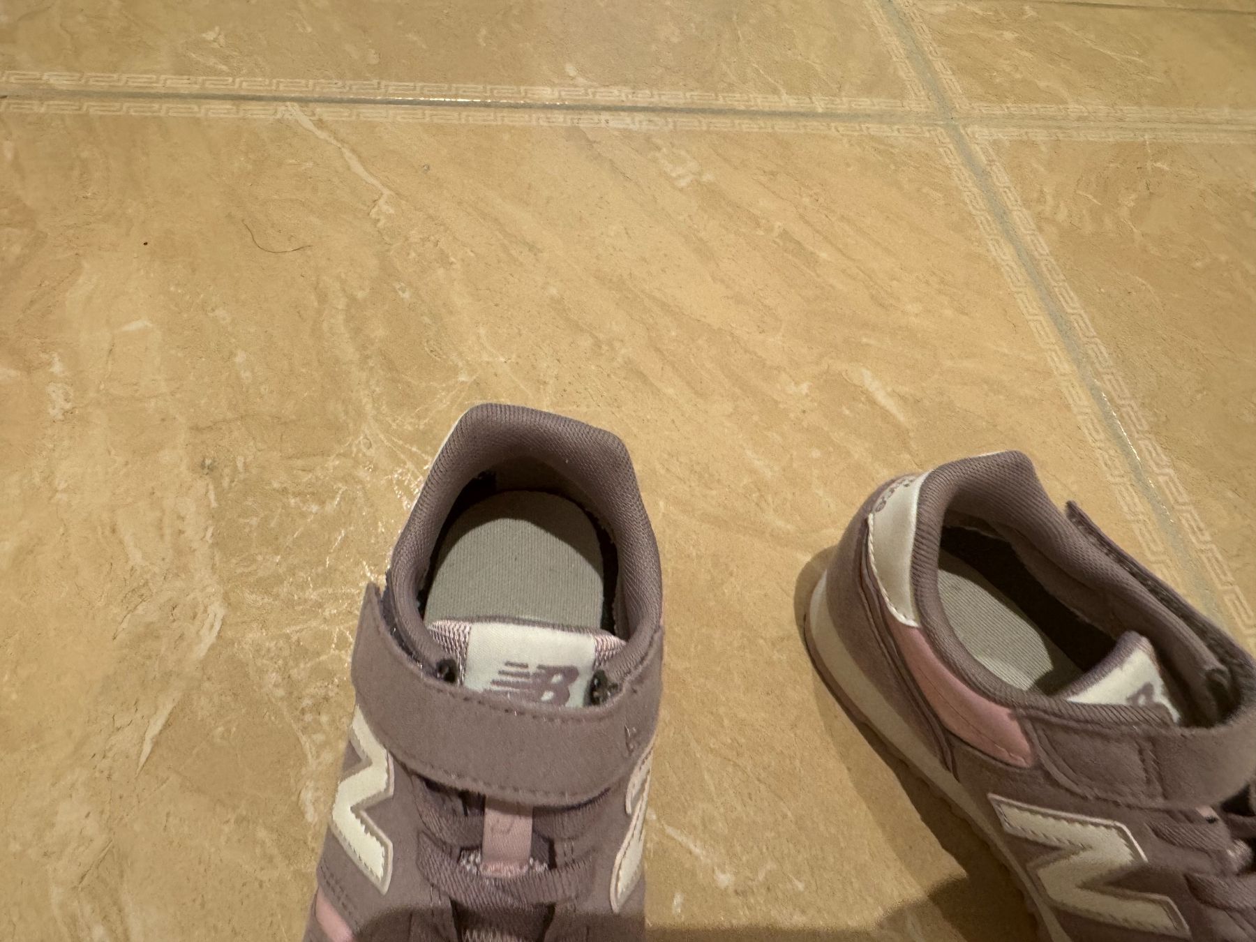 New Balance Scarpe per ragazze: New Balance Sneakers, 32 – Usato da Klingnau venduto da Markus14 1