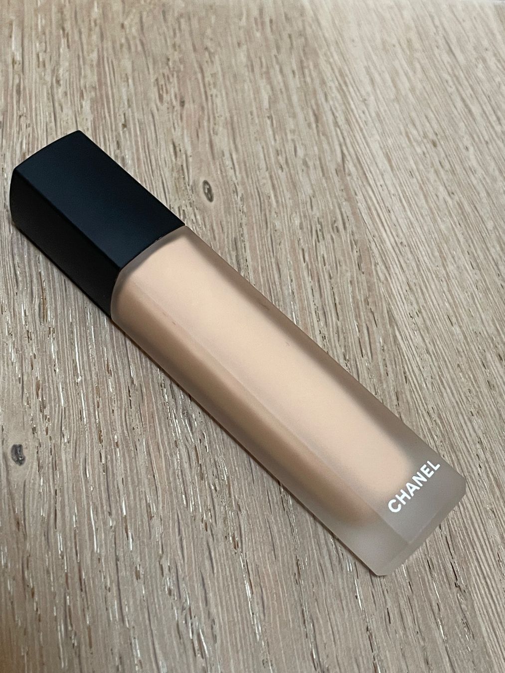 Chanel Maquillage: CHANEL Ultra Le Teint Concealer B20 – Neuf (Voir description) à Seedorf UR par Vita000