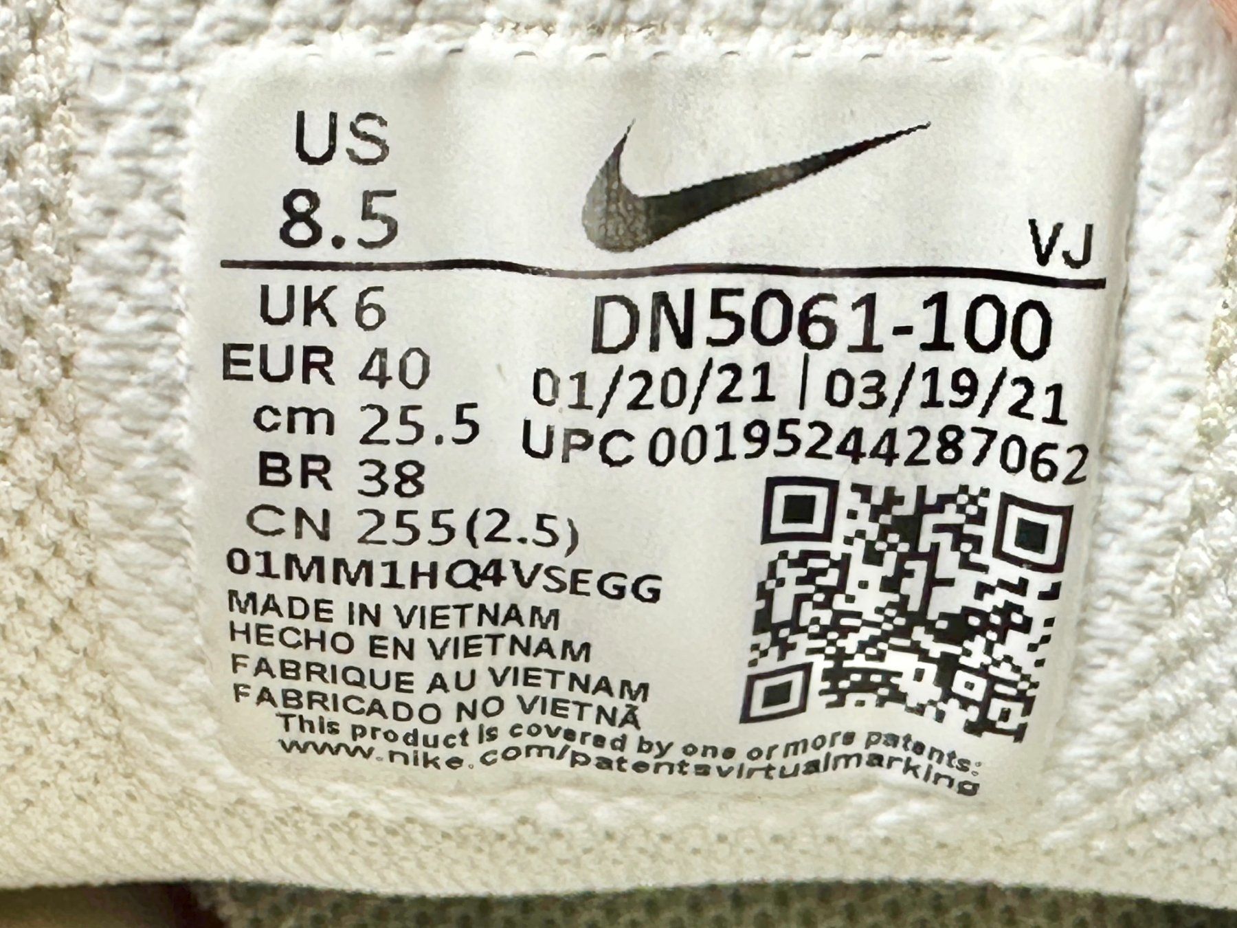 Nike Scarpe da donna: Nike React Vision RM DN5061-100. Pointure EUR 40 / US 8.5 – Usato da Morges venduto da Auct 1